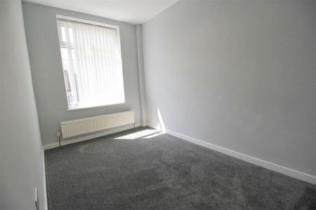 4 bedroom terraced house to rent - Photo 5