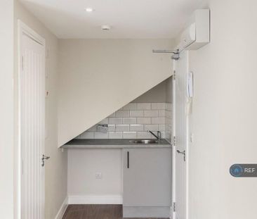 Studio to rent - Photo 6