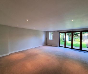 3 bedroom terraced house to rent - Photo 3