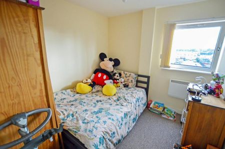 2 bedroom flat to rent - Photo 4
