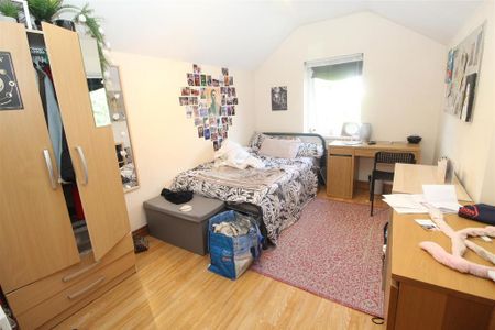 6 bedroom house to rent - Photo 3