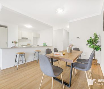 Newly Renovated Contemporary Apartment - Photo 1