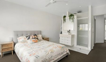 34 South Bay Drive, Varsity Lakes QLD 4227 - House For Rent | Domain - Photo 3