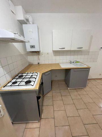 Location Appartement 3 pièces 51m² ST MAXIMIN LA STE BAUME 83470 - Photo 4