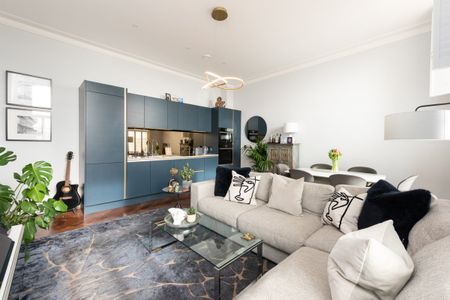 Kings House - Photo 2