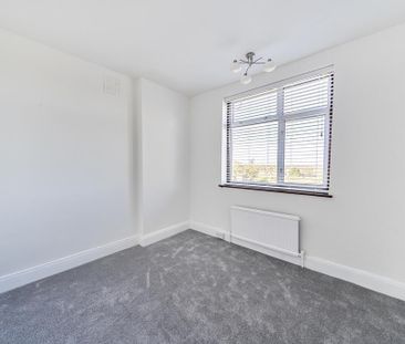 4 bedroom semi-detached house to rent - Photo 5