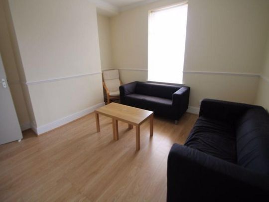 4 bedroom house to rent - Photo 1