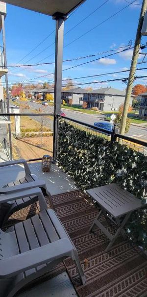 Appartement lumineux 4 1/2 domaine boisé - Photo 1