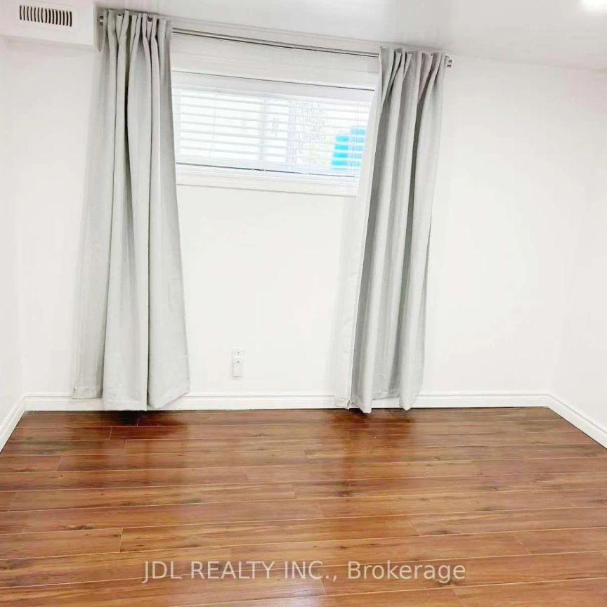 115 MINTWOOD DRIVE W - Photo 1