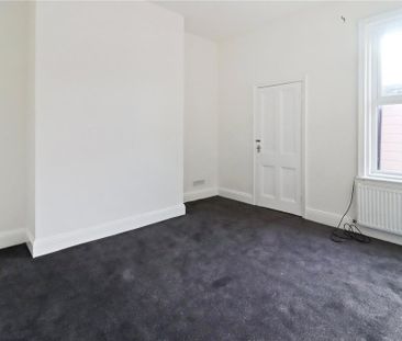 3 bedroom flat to rent - Photo 4