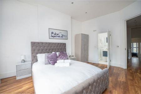 Muswell Hill Broadway - Photo 5