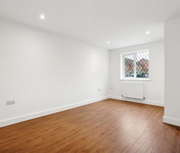2 bedroom end of terrace house to rent - Photo 3