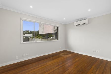 1-Bedroom in Shared House with shared Bathroom in the Heart of the Gold Coast. - Photo 2