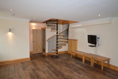 3 bedroom end of terrace house to rent - Photo 2