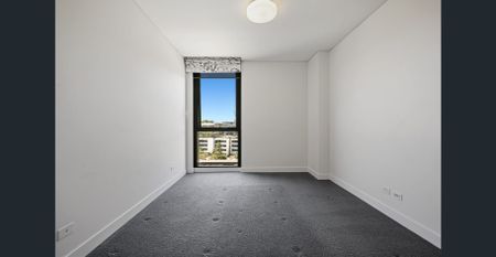 Quality Mirvac apartment with high ceiling and luxurious finish. - Photo 3