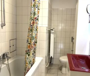 Gemütliche Zwei-Zimmerwohnung in Essen-Holsterhausen - Photo 1