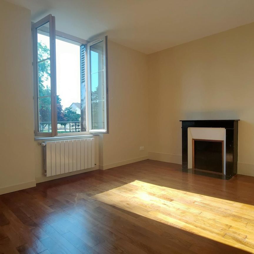 Location Maison 3 pièces 90m² VARENNES VAUZELLES 58640 - Photo 1