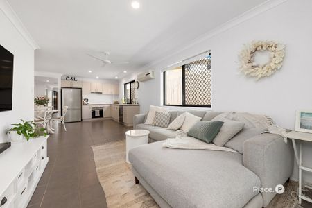 46 Friend Street, Wakerley QLD 4154 - House For Rent | Domain - Photo 3