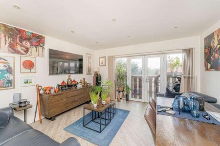 Oak Mount Lodge, London Road, Enfield, EN2 - Photo 3