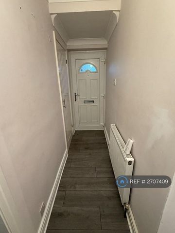 2 bedroom maisonette to rent - Photo 5