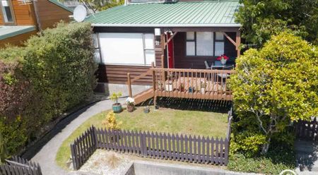 2 Bedroom, Churton Park - Photo 5