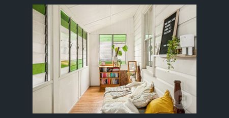 CHARMING TOOWONG HOME FOR RENT - Photo 2