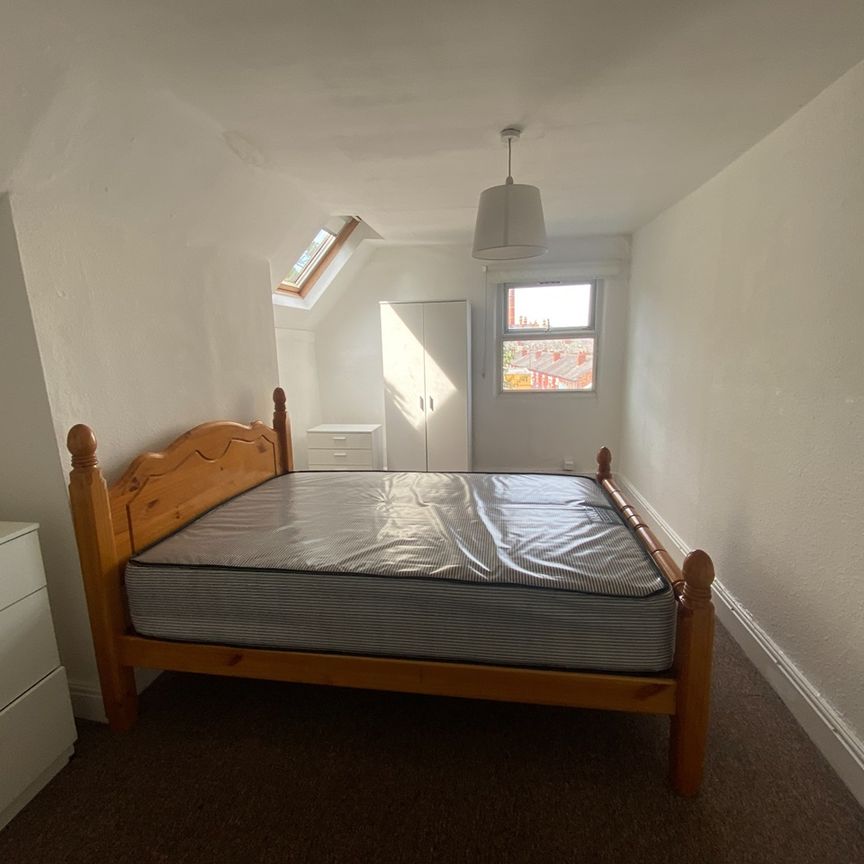 1 Bed Flat, Daisy Bank Road, M14 - Photo 1