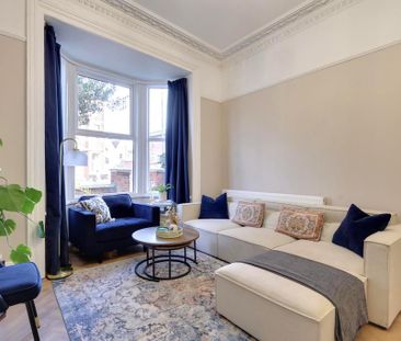 2 bedroom ground floor flat to rent - Photo 1