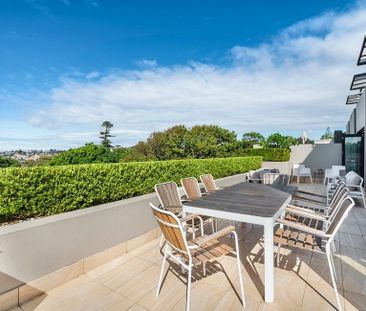 Stunning Two Bedroom Apartment in Bronte With A Large Entertaining ... - Photo 6