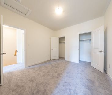 For Lease - 70 Riley Reed Lane, Richmond Hill, Ontario - Photo 3