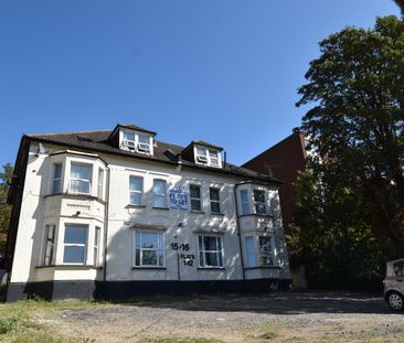 1 Bed Flat, Crescent Road, LU2 - Photo 2