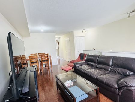 For Lease - 213 Stroget Private, Cityview - Parkwoods Hills - Rideau Shore, Ontario - Photo 2