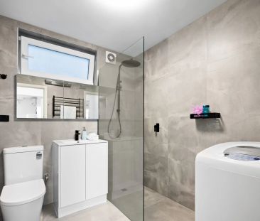 Ideal apartment living in Glen Iris - Photo 3