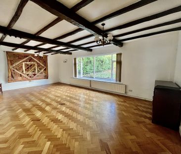 FOUR DOUBLE BEDROOMS*** Laminate Flooring*** Shops and amenities ne... - Photo 4