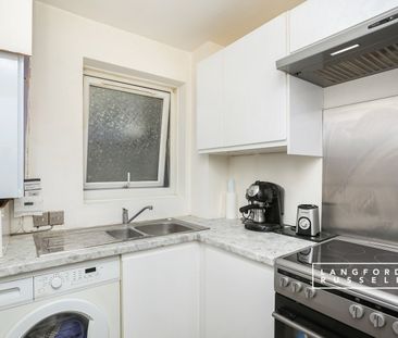 Flat to rent - Station Road, Sidcup, DA15 - Photo 3
