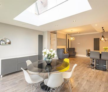 4 bedroom terraced house to rent - Photo 1