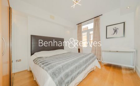 3 Bedroom flat to rent in Nevern Square, Kensington, SW5 - Photo 4