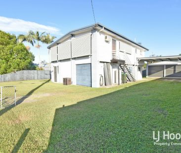 Spacious Family Home with Exceptional Entertaining & Storage - Photo 4