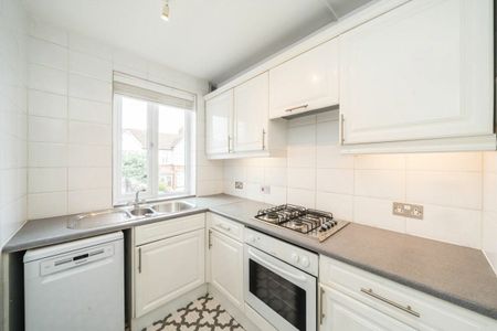 Graham Avenue, Mitcham, CR4 - Photo 5