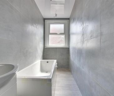 3 bedroom maisonette to rent - Photo 4