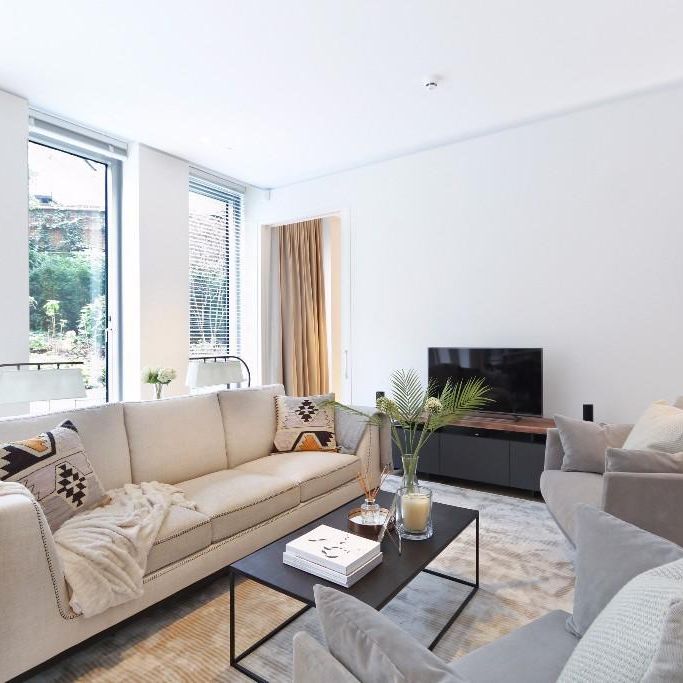 Hollandgreen Place, Holland Park, London W8 - Photo 1