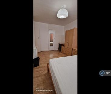 1 bedroom in a flat share to rent - Photo 5
