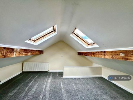 2 bedroom flat to rent - Photo 4
