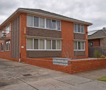 Spacious Apartment in the Heart of Bentleigh - Photo 1