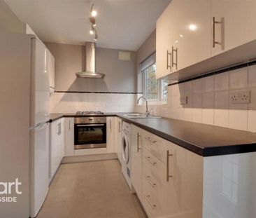 3 bedroom end of terrace house to rent - Photo 1