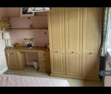 1 bedroom in a house share to rent - Photo 4