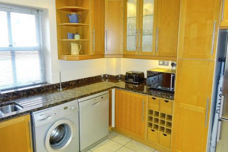 2 bedroom flat to rent - Photo 5