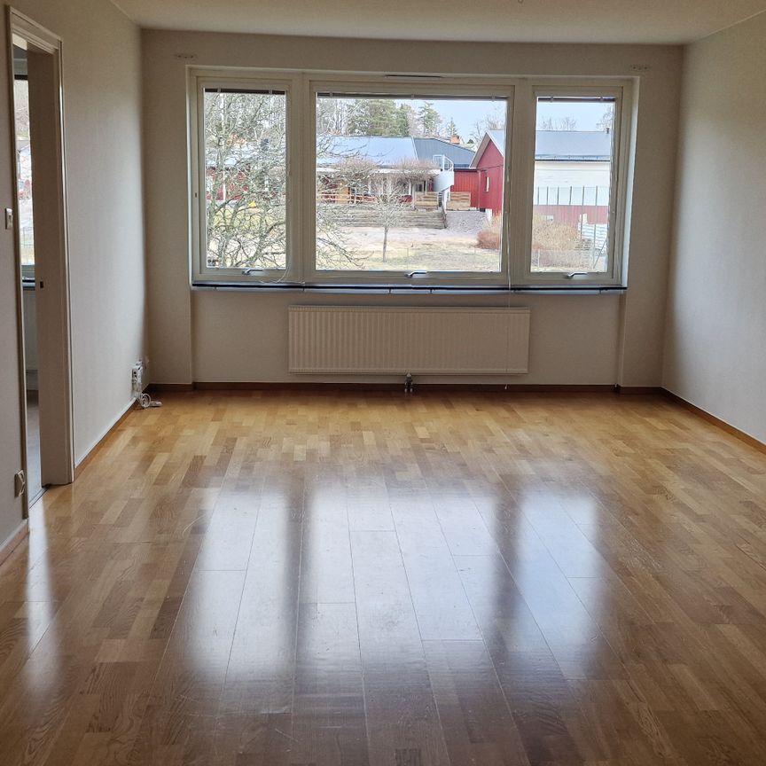 Rundvägen, Flen - Foto 1