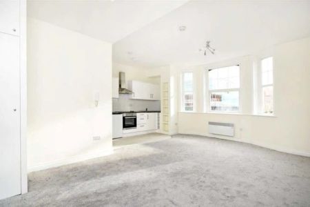 1 Bedroom Flat - Photo 4