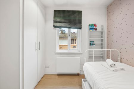 Oak Park Gardens, SW19, London - Photo 4